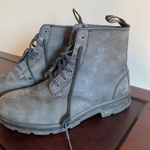 Blundstones women’s 8